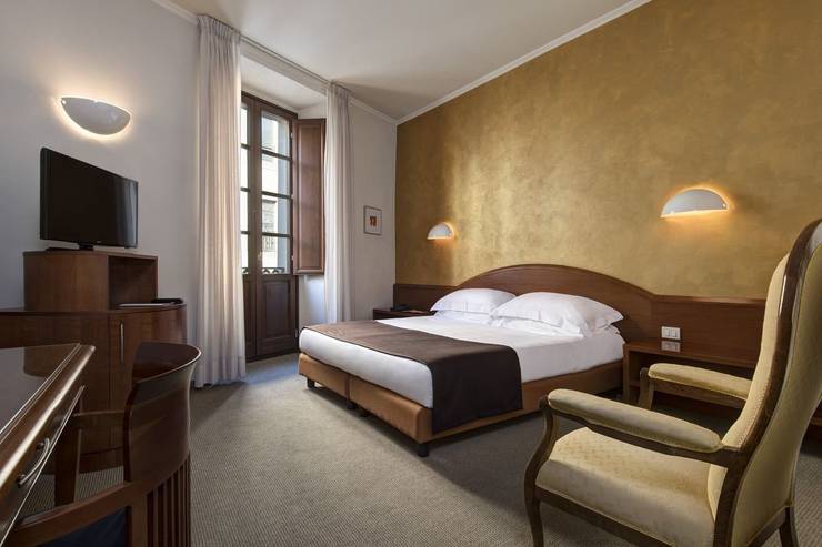 Standard triple room Hotel Tiferno Città di Castello, Umbria