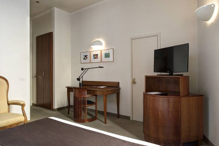 Standard Double Room for Single Use Hotel Tiferno Città di Castello, Umbria Standard Double Room for Single Use Hotel Tiferno Città di Castello, Umbria