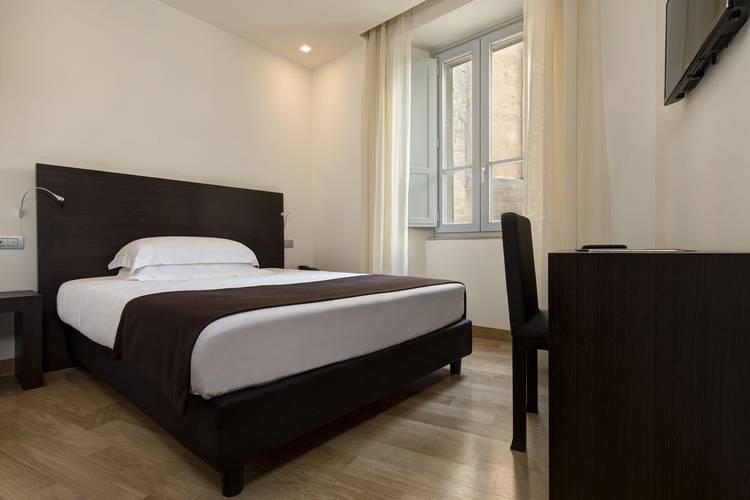 Small double room Hotel Tiferno Città di Castello, Umbria Small double room Hotel Tiferno Città di Castello, Umbria