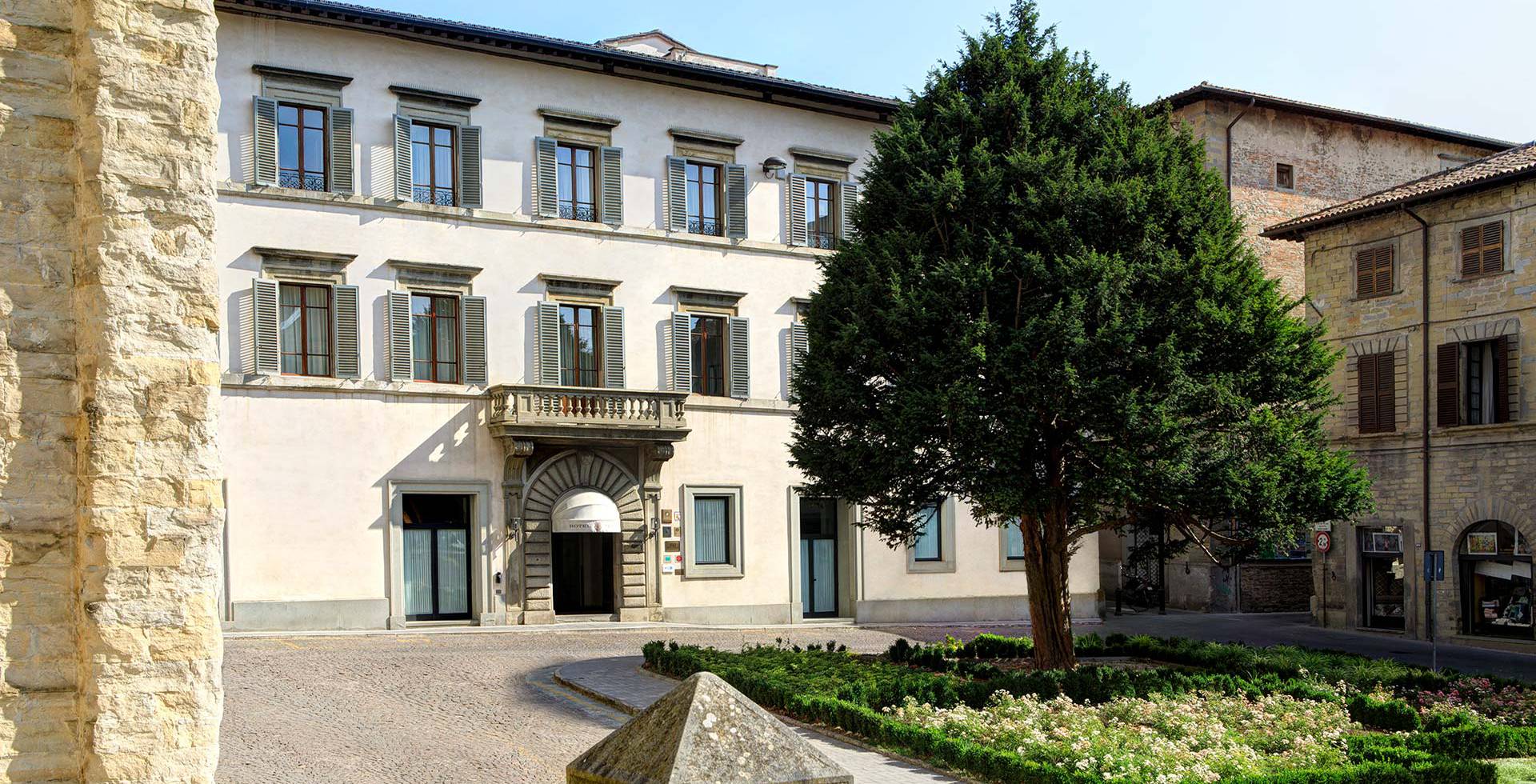 Apartamentos con servicios hoteleros Hotel Tiferno Città di Castello, Umbria