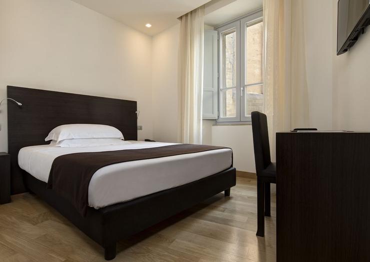 Camera Doppia Piccola Hotel Tiferno Città di Castello, Umbria Camera Doppia Piccola Hotel Tiferno Città di Castello, Umbria